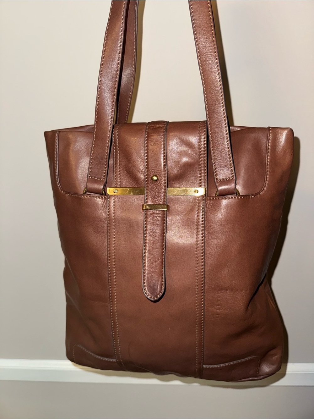 Hype Vintage Classic Brown Leather Tote Bag - Sleek Everyday Carry
